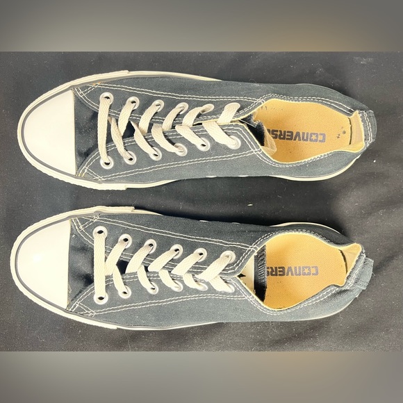 Converse Low Tops Shoes - Black & White - Women’s Size 10 & Men’s Size 8 - Picture 2 of 10